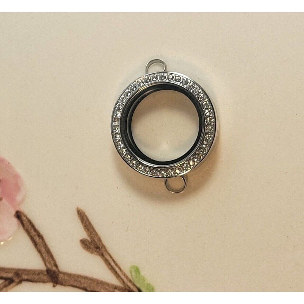 Origami Owl Living Locket Large Round Silver Tone Rhinestones Stretch Locket